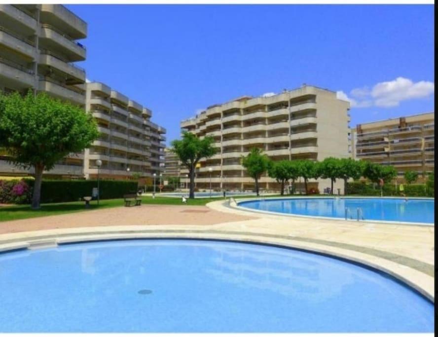 Apartamento En Salou Con 3 Piscinas Junto A Port Aventura Екстериор снимка