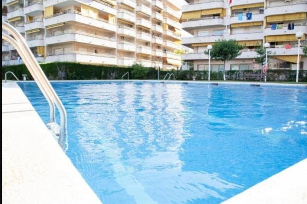 Apartamento En Salou Con 3 Piscinas Junto A Port Aventura Екстериор снимка